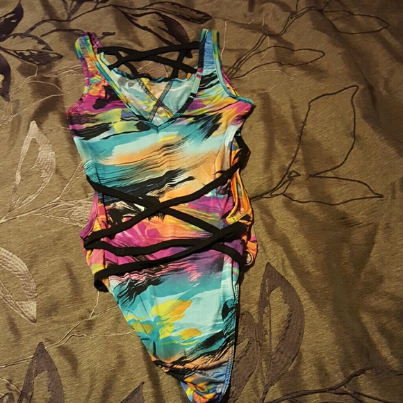 Bathing suit - Picture 2 of 3