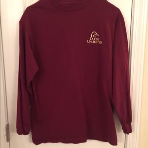 Long sleeve t-shirt.