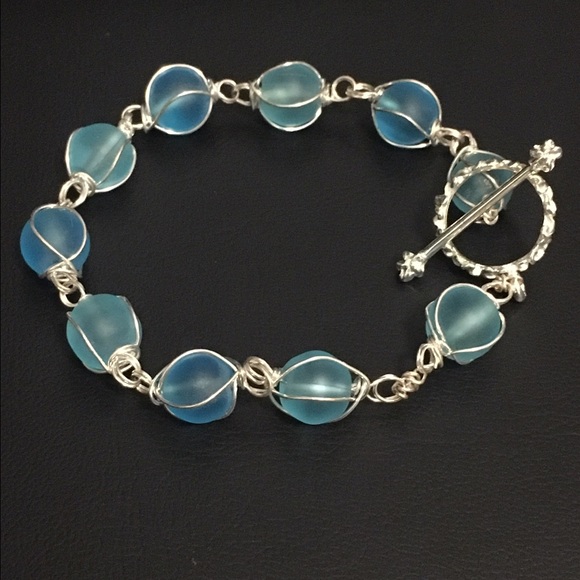 Blue bead bracelet