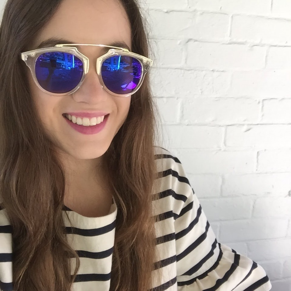 "Madeline" Sunglasses || Clear & Blue Mirror - Picture 3 of 6