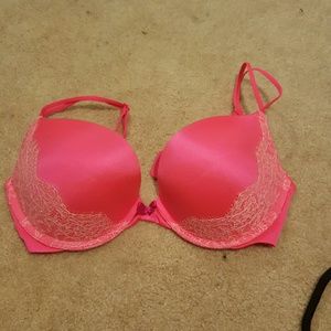 Victoria's Secret Bra (Very Sexy Pushup) 32DD
