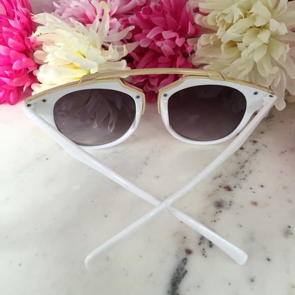 "Madeline" Sunglasses || White & Black - Picture 2 of 6