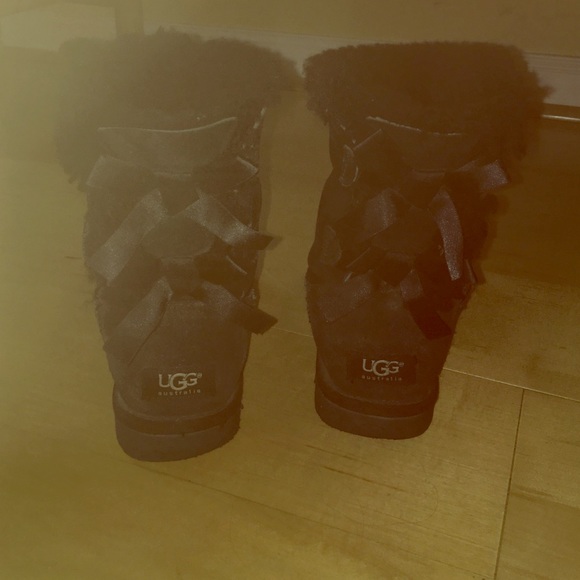 Ugg Boots - Picture 1 of 2