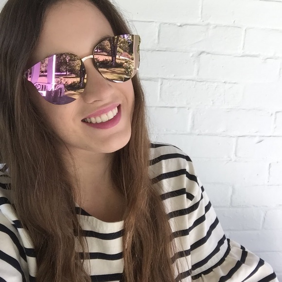 "Gisele" Sunglasses || Purple Mirror Butterfly - Picture 4 of 6