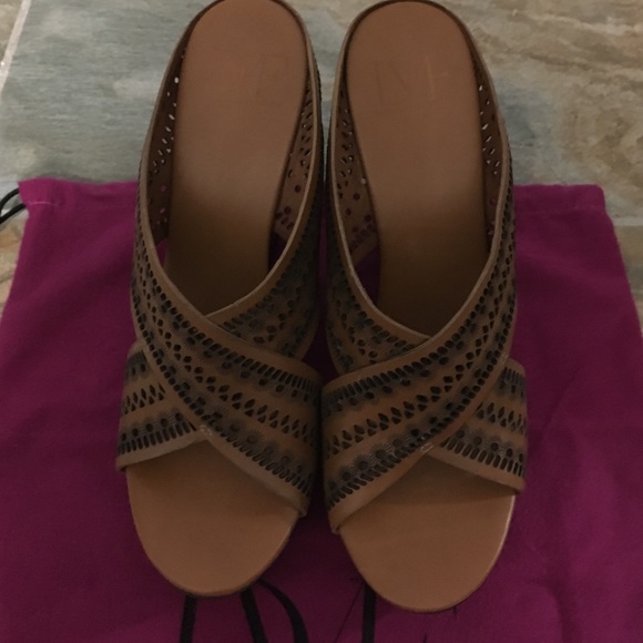 DFV Wedges - Picture 2 of 4