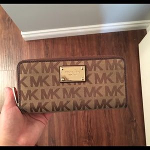 Brown/Gold hard wear authentic Michael Kors wallet