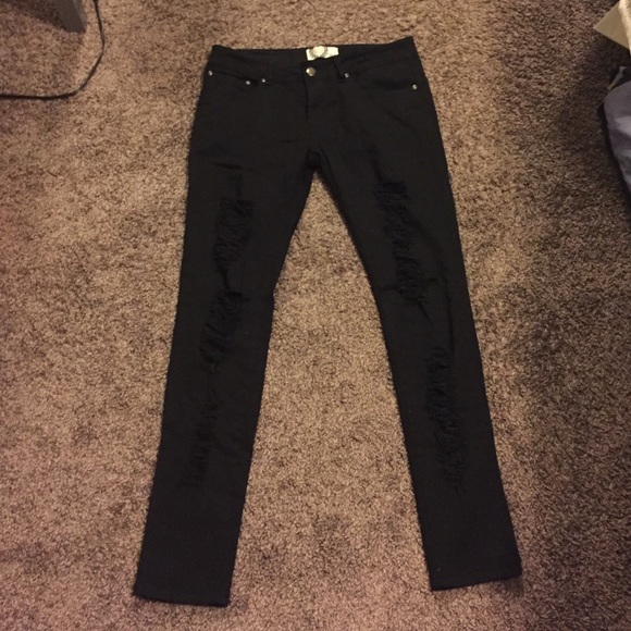 black ripped skinny jeans