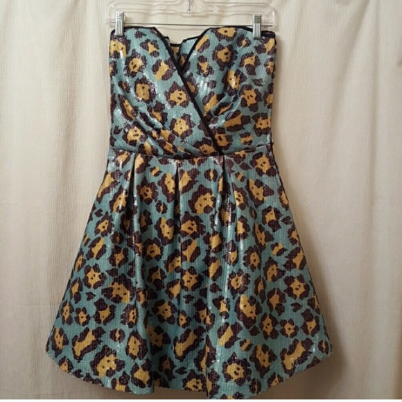✨Betsey Johnson Sequined Party Dress!!!!🐆