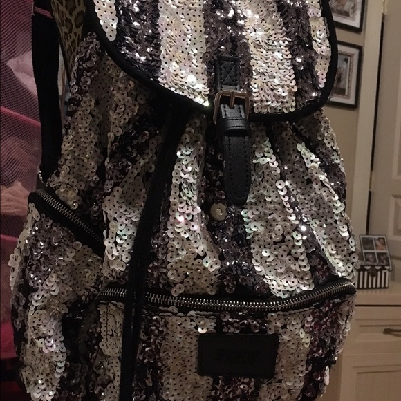 VS pink back pack