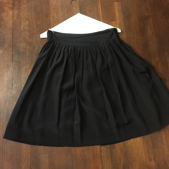 Banana Republic light weight Flowy skirt