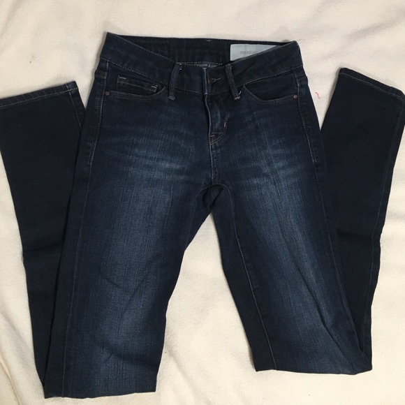 Skinny jeans dark wash