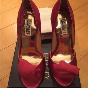 Badgley Mischka "Hyde" Satin Pumps