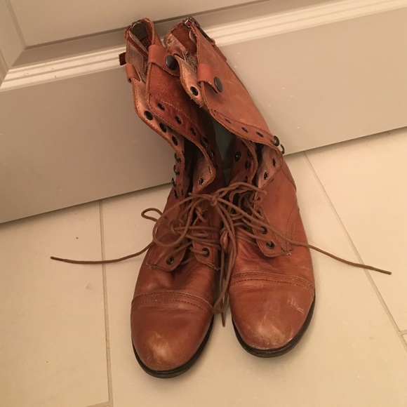 Steve Madden lace up boots