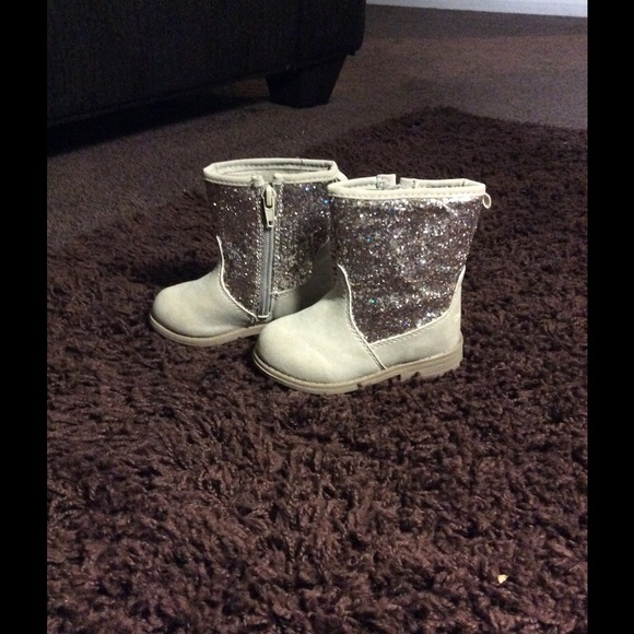 Infant boots!!