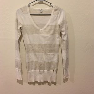 White Guess sweater tee