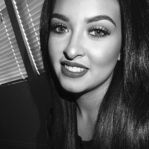 Meet your Posher, Desiree