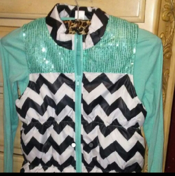 Girl's chevron print vest