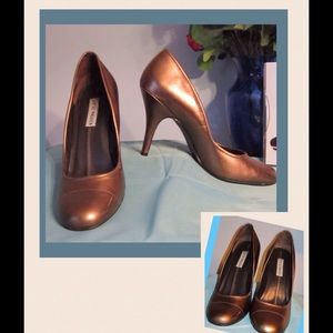 Steve Madden Bronze Leather Heels - "Mallery"