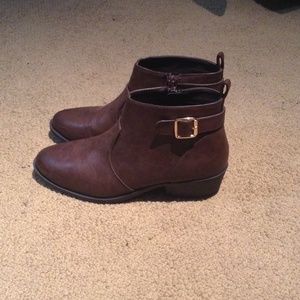 Ankle boots with a low heel