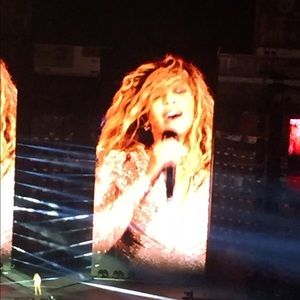 Meet your Posher, Jenn