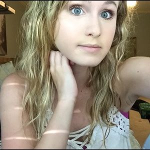 Meet your Posher, Addison