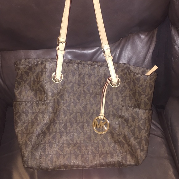 MICHAEL Michael Kors Handbags - Michael Kors jet set large logo tote
