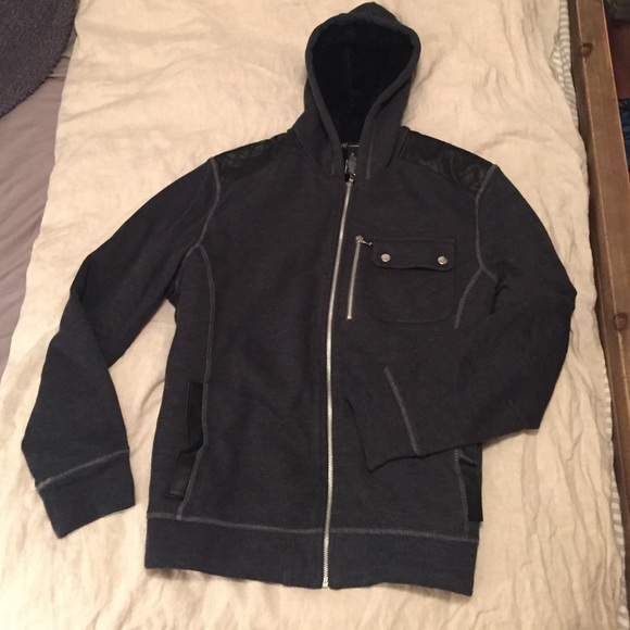 Men's Sz M. Zip-up sweatshirt w/faux fur lining.