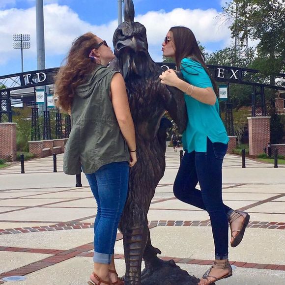 Meet your Posher, Logan