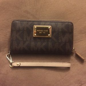 Michael Kors Clutch