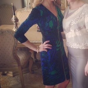 Quarter sleeves blue and green front zip day dress