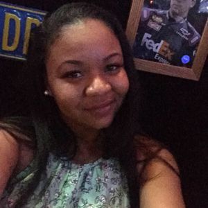 Meet your Posher, Tia