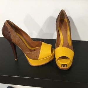 Fendista brown and yellow lizard platform heels