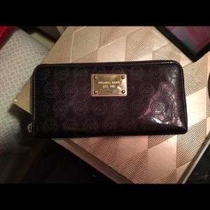 Michael kors wallet