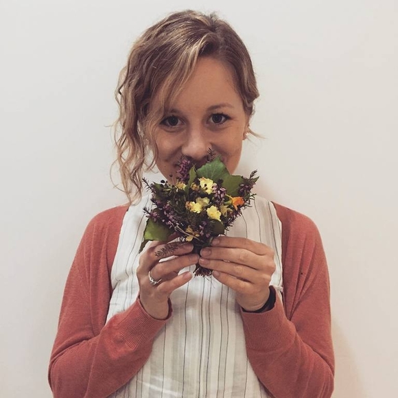 Meet your Posher, Malorie - Picture 1 of 1