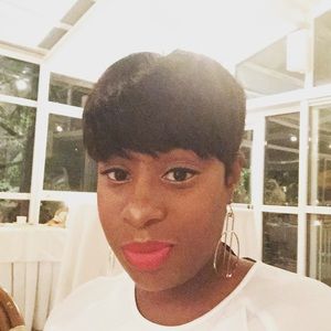 Meet your Posher, Regine