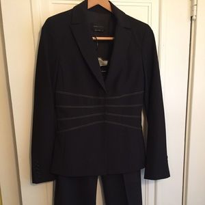 Pant suit