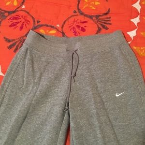 NIKE Sweatpants