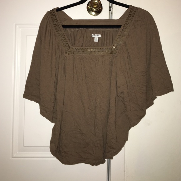 American Eagle Outfitters Tops - American Eagle fashion tee size Medium