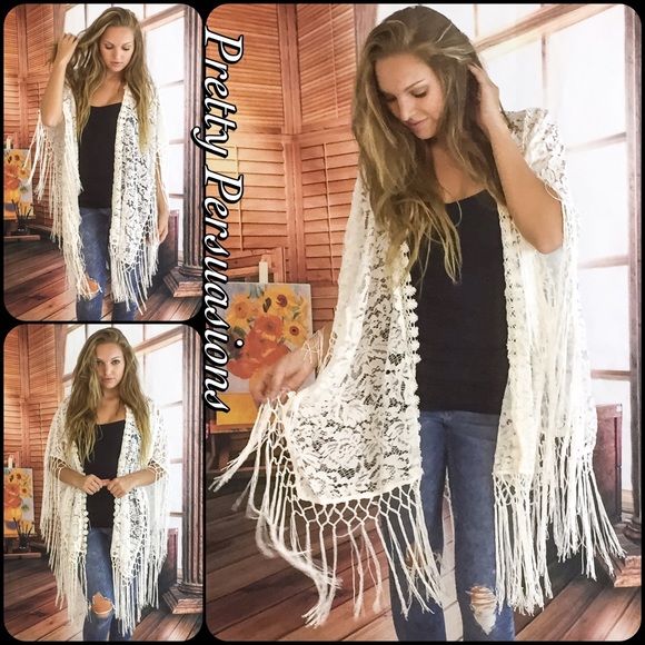 SOLD NWT White Lace & Fringe Boho Kimono Cardigan - Picture 2 of 4
