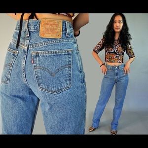 VINTAGE LEVI JEANS