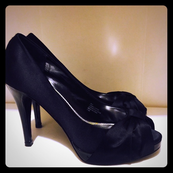 White House Black Market, BLACK PLATFORM PUMPS