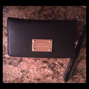 Michael Kors Wristlet