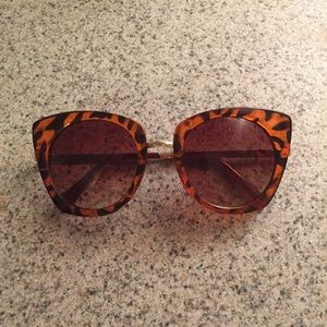 Oversized Round Cat Eye Tortoise Shell Sunglasses