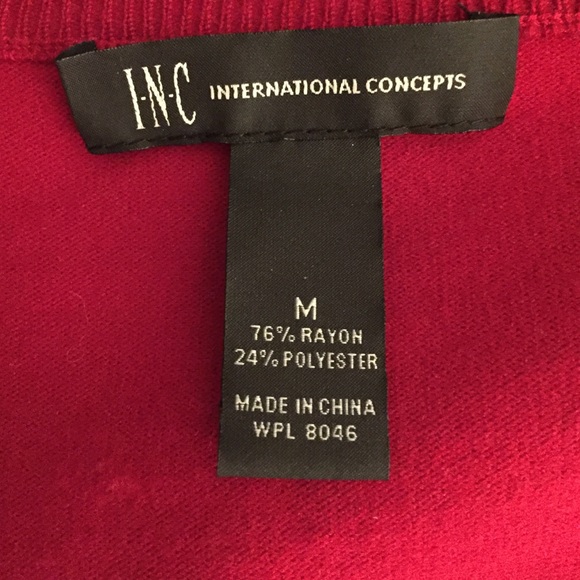 Red sweater - Picture 3 of 3