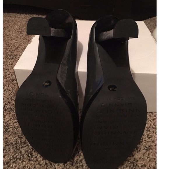 Gianni Bini dark gray heels. - Picture 4 of 4