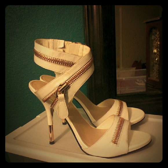 Guess Ankle Zipper heels