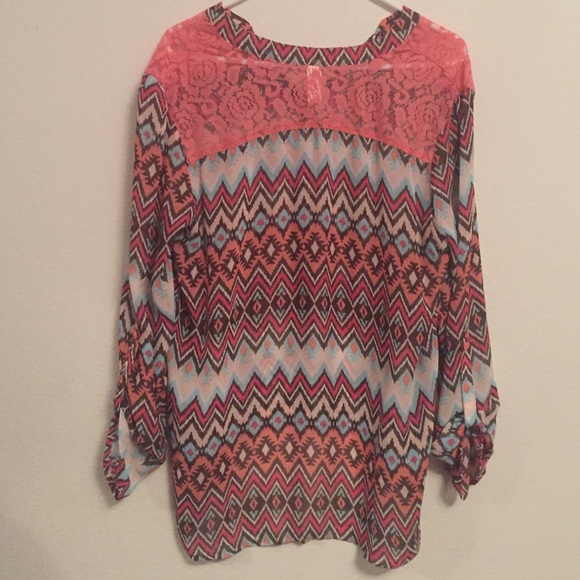 Multi-color hi low lace blouse - Picture 2 of 4