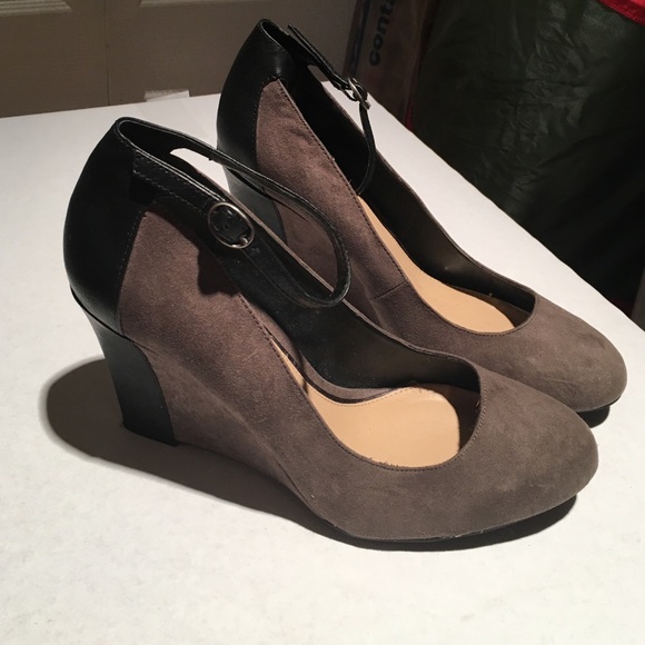 Ankle strap wedge shoes