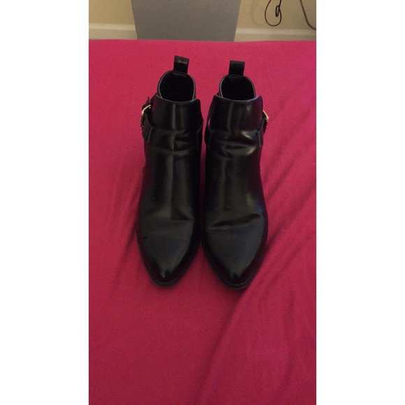 Pointed booties - Picture 2 of 3