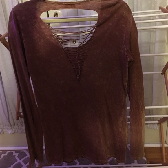 Daytrip Long sleev tshirt. Size large - Picture 3 of 4